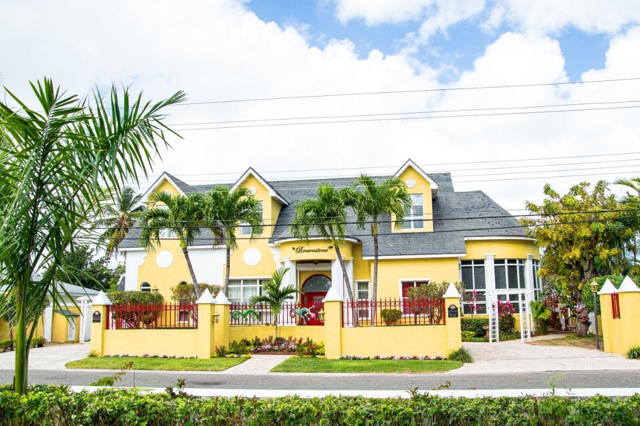 Brownstone Guesthouses Nassau Exterior foto