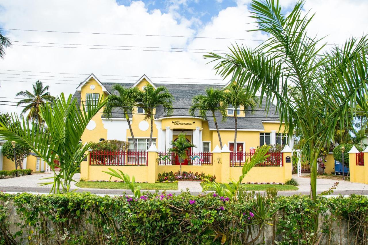 Brownstone Guesthouses Nassau Exterior foto